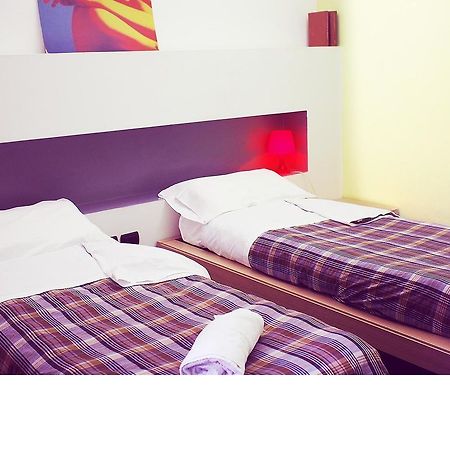 M&J Place Hostel Рим Номер фото