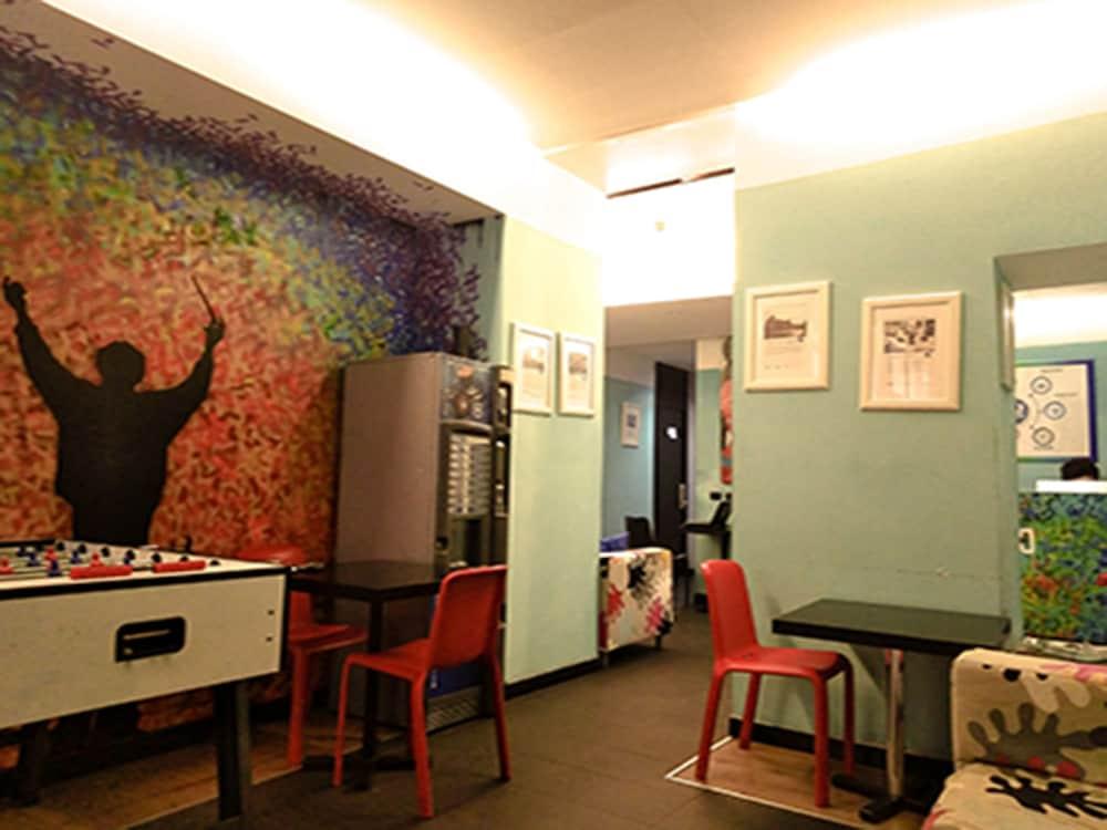 M&J Place Hostel Рим Екстер'єр фото