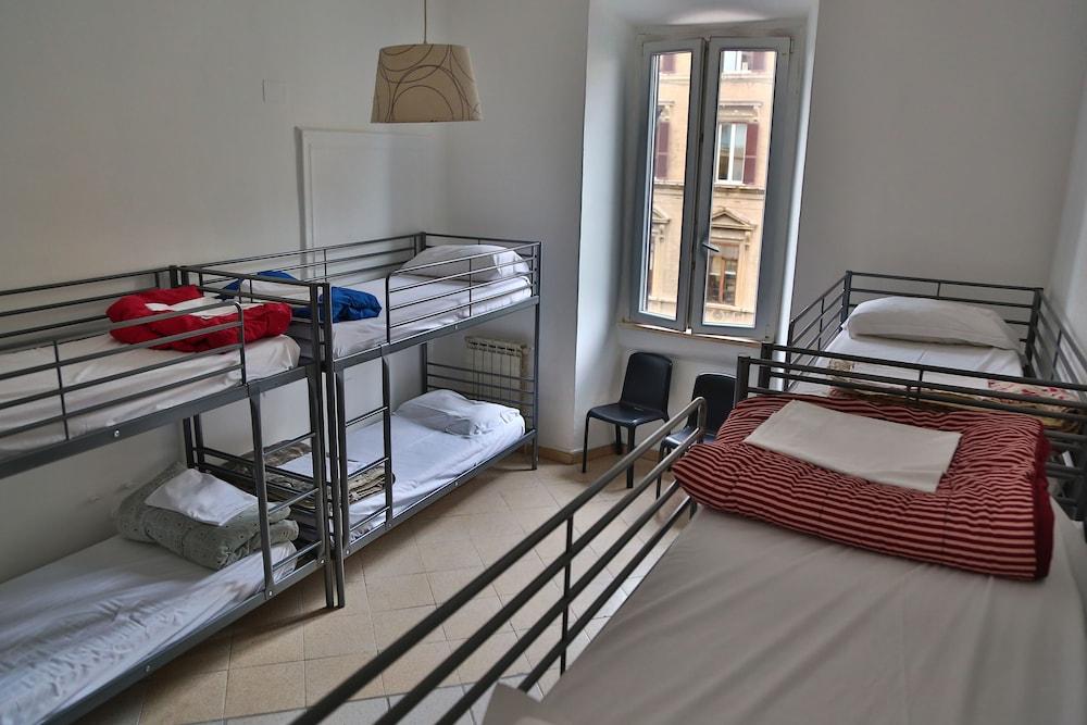 M&J Place Hostel Рим Екстер'єр фото