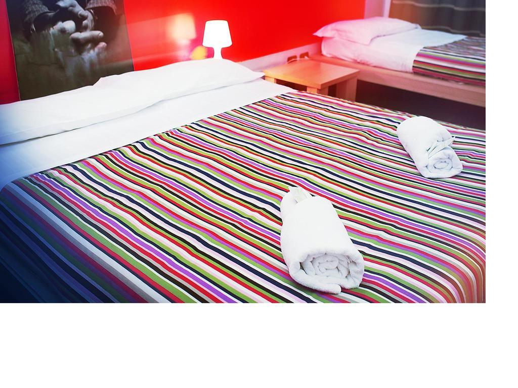 M&J Place Hostel Рим Номер фото