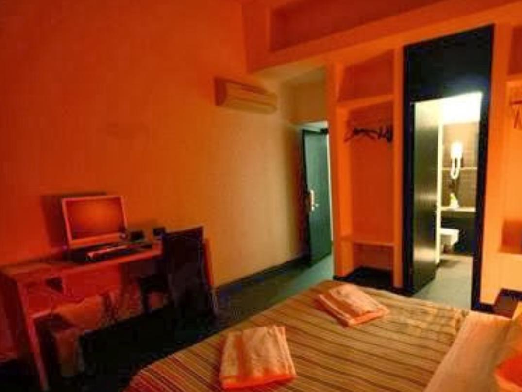 M&J Place Hostel Рим Екстер'єр фото