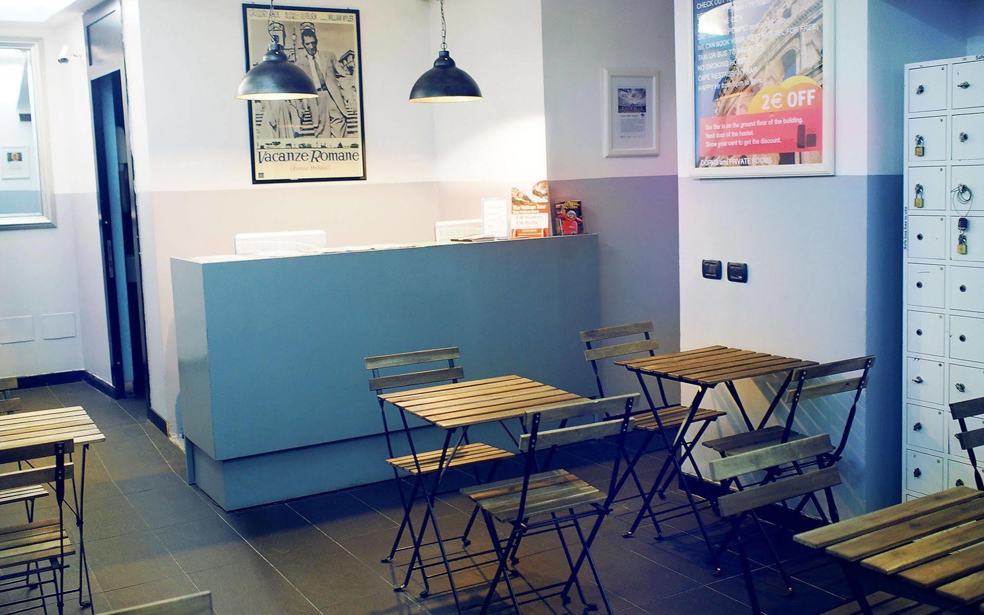 M&J Place Hostel Рим Екстер'єр фото