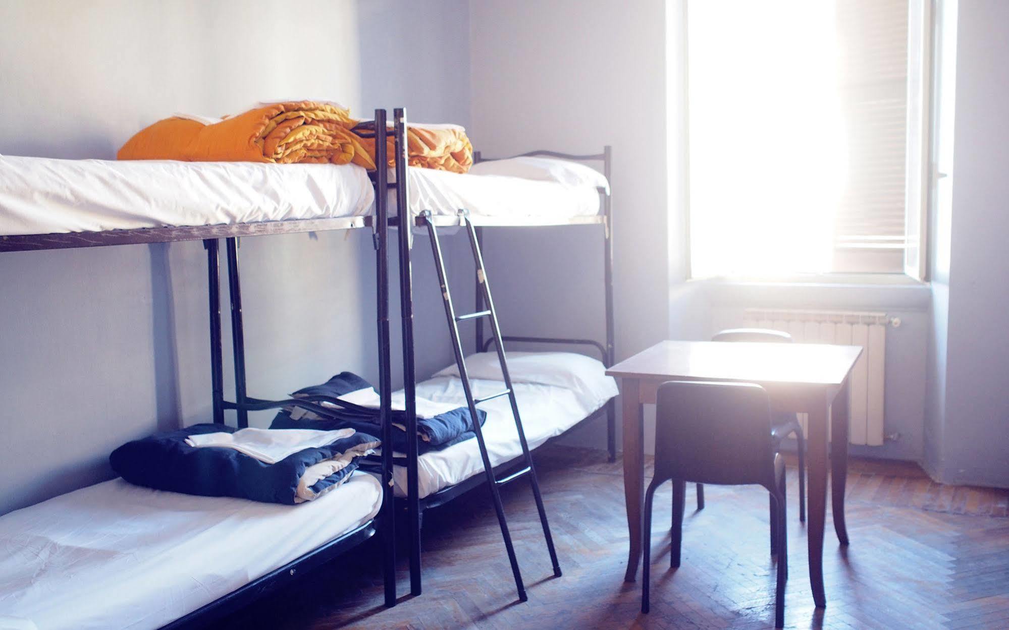 M&J Place Hostel Рим Екстер'єр фото